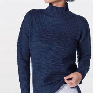 GORGEOUS LULULEMON MOCK NECK SPLIT HEM SWEATER — Navy Blue Sz 2